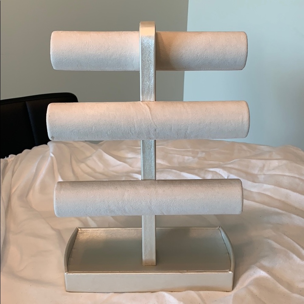 NEW jewelry holder stand